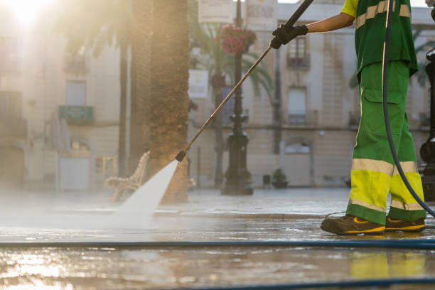 Best Gutter Cleaning  in Samoset, FL